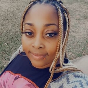 Meet your Posher, Elisa